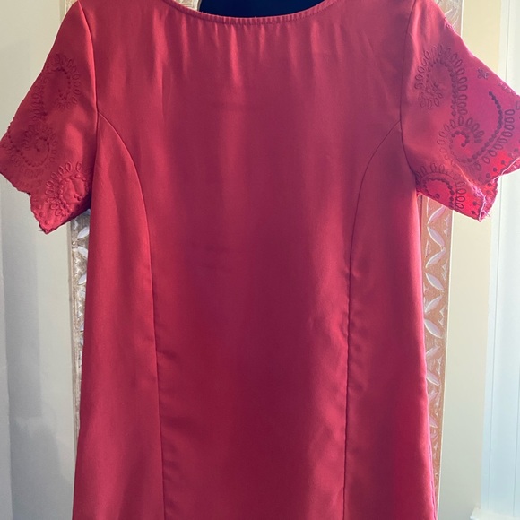 Abercrombie & Fitch Burgundy Short Sleeved Embroidered Monotone Dress Size Small - Picture 7 of 10